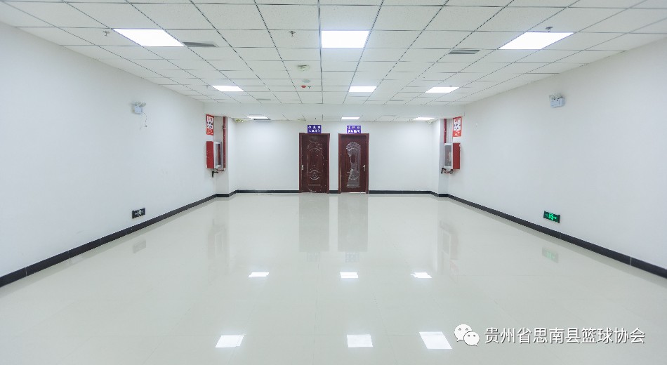 大学篮球运动员如何应对常见的伤病并进行有效治疗?_0